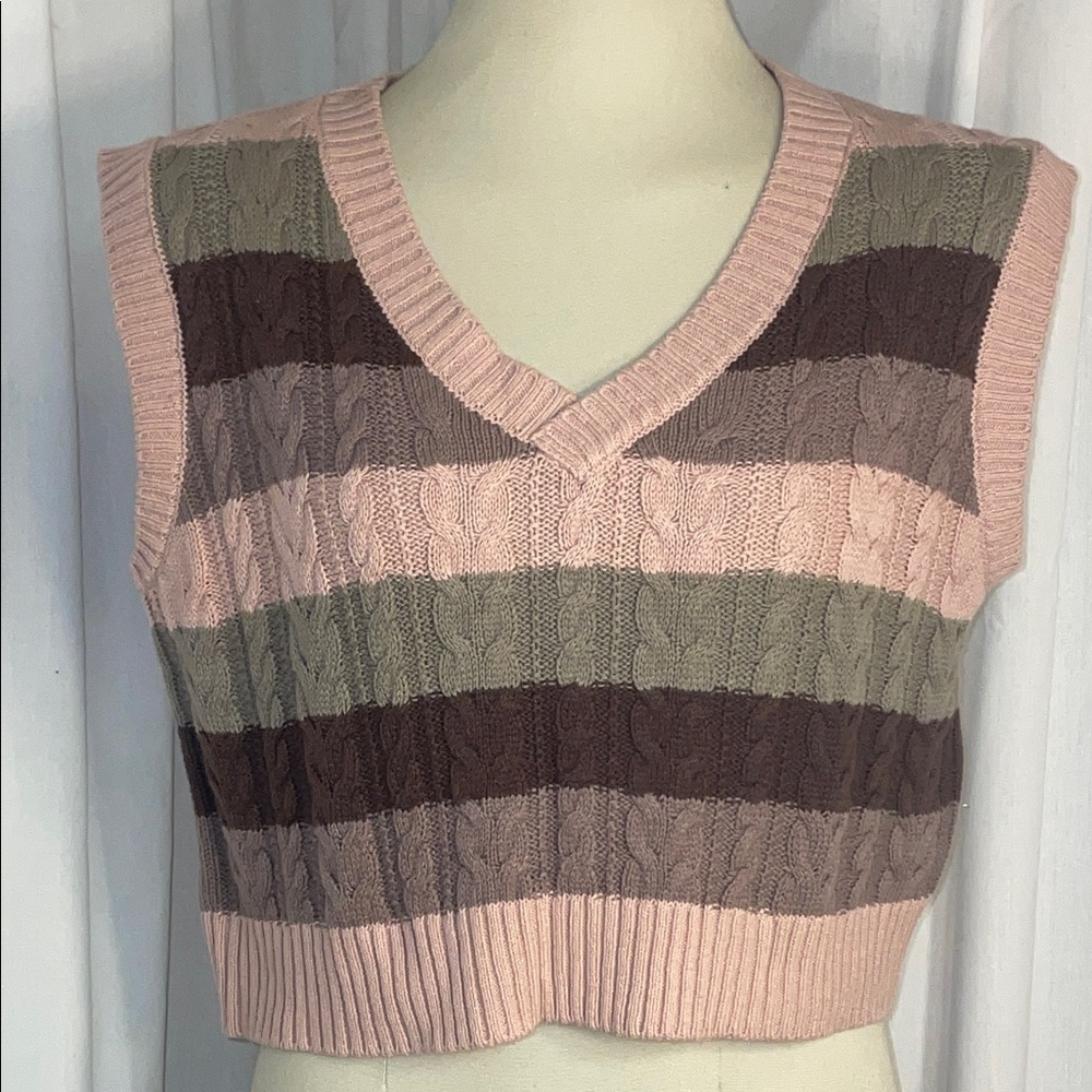 Active USA Crop Sweater Vest.‎  Multicolor.  Cotton Blend.  Size S. Pink/Brown